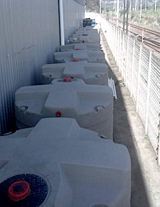 Coldroom backup water system