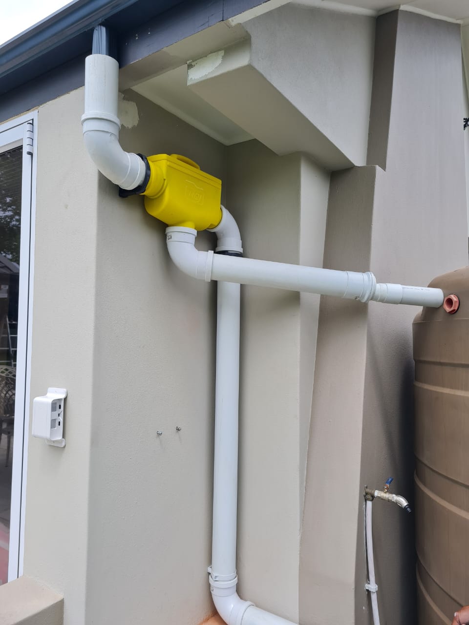 WISY horizontal rainwater leaf filter installation 